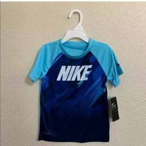 Nike Sportswear 2 PC Set Shorts Shirt Size 4T
